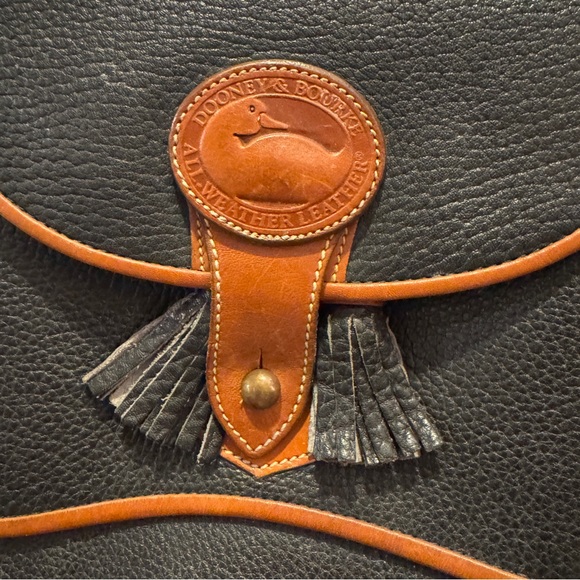 Dooney & Bourke All Weather Leather Collection: Dover Carrier Bag Vintage - Picture 3 of 15